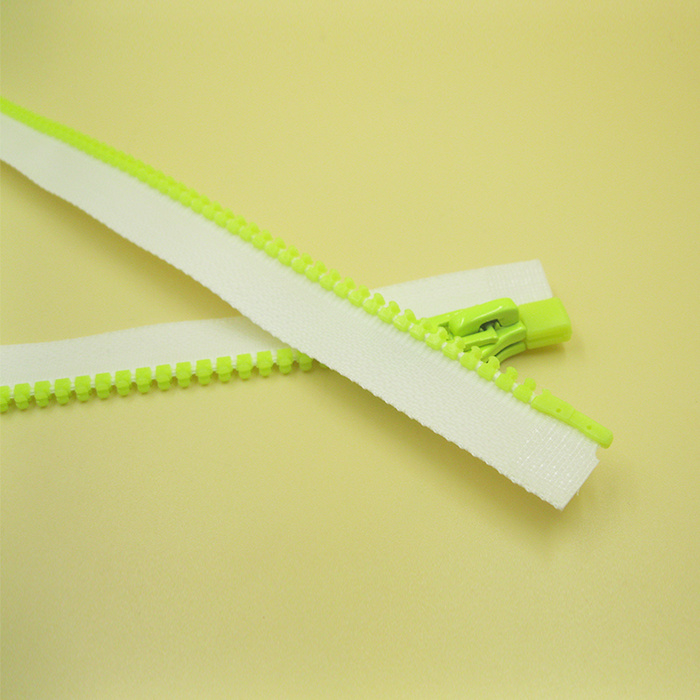 Plastic Open Ended Zipper with Fluorescent Teeth for Fluff Clothes