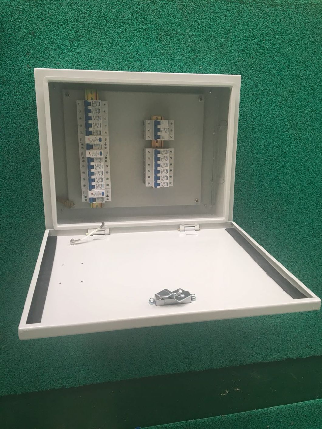 Metal Wall Mounting Distribution Box/Board Electrical Cabinet