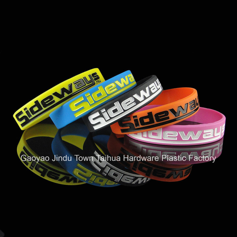 Fashion Customized Embossed Color Filled Silicone Wristband/Bracelet with Thb-001