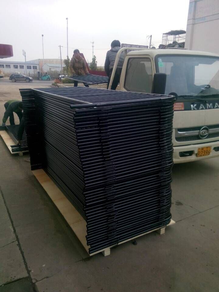 Galvanized/PVC Coated Road Crowed Control Barrier Temporary Fence/ Fencing