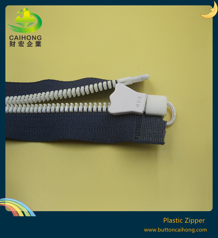 High Quality Plastic Zipper for Clothing/Bag/Luggage