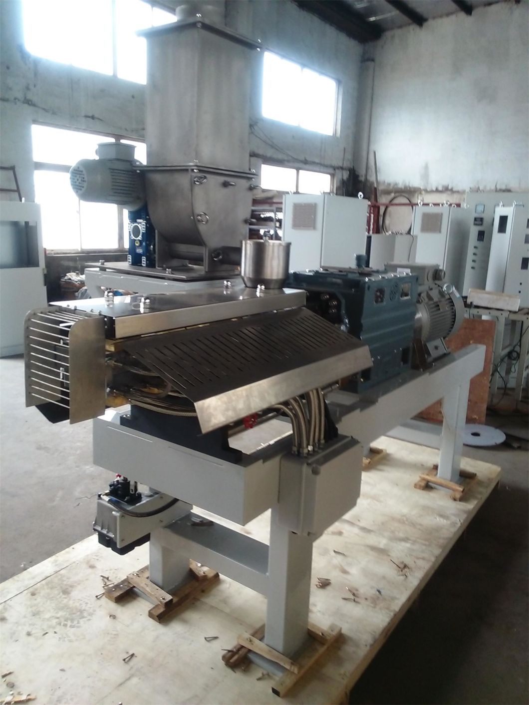 Co-Rotating Twin Screw Extruder