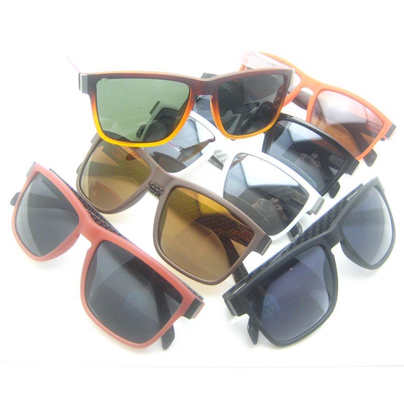 Best Selling Injection Fashion Design Sunglasses with Many Colors