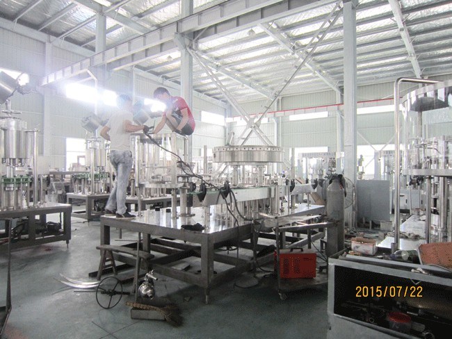 Automatic Carbonated Soft Drink Bottling Machine for Glass Bottle