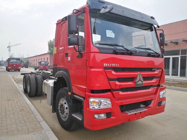 Top Quality 340-460HP HOWO A7 Euro II-IV Tractor Truck