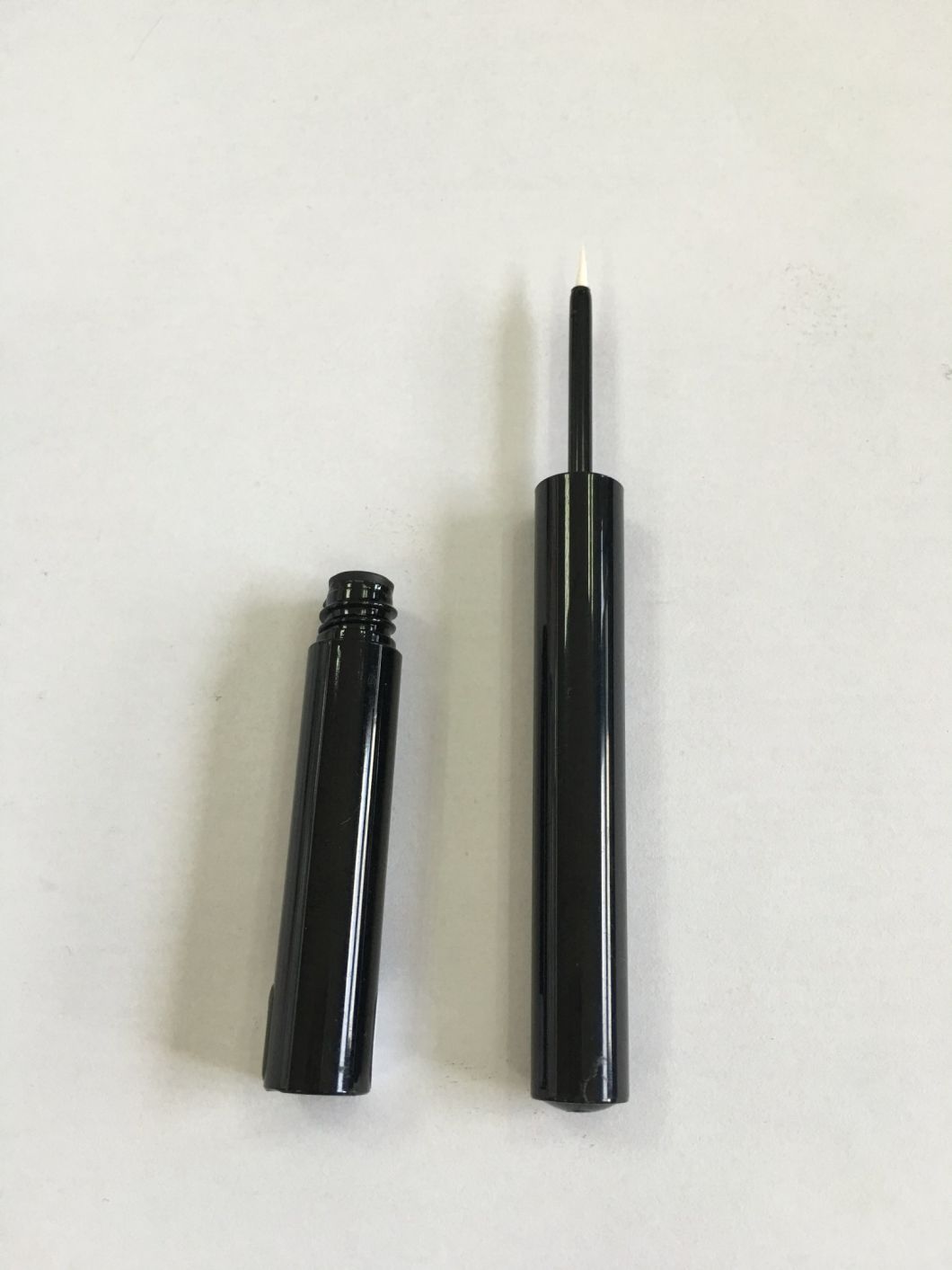 3.5ml Round and Plastic Eyeliner Container