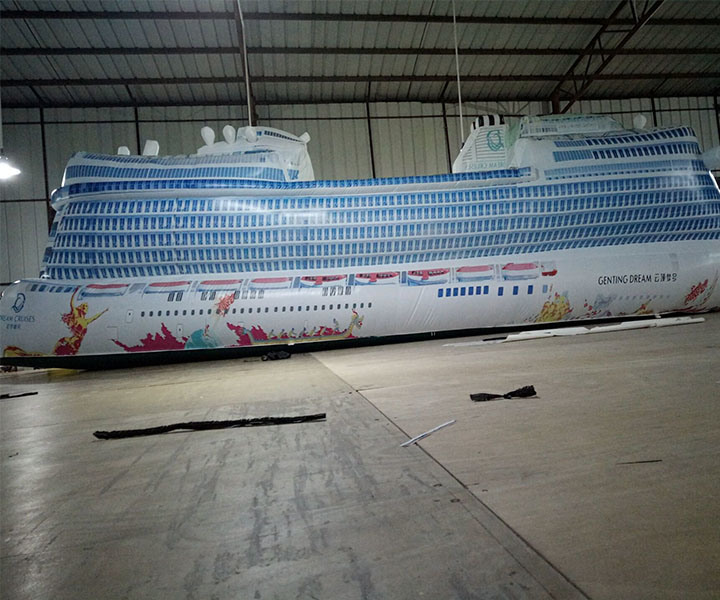 Custom Inflatable Star Cruise for Advertising