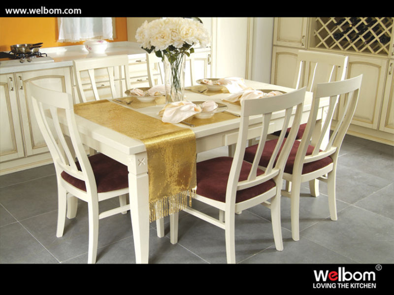 2015 New Welbom European Luxury Solid Wood Golden Kitchen Cabinet