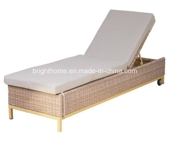 Outdoor Garden Patio Rattan Chaise Wicker Beach Lounge (BM-573)