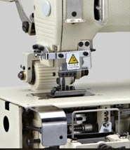 4 Needle Flat-Bed Double Chain Stitch Sewing Machine