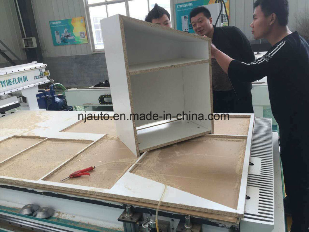 Intelligent Cutting and Drilling CNC Router with for Wood Caninet/Furniture