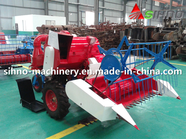 2016 China Newest 4lz-0.7mini Grain Harvester Combine