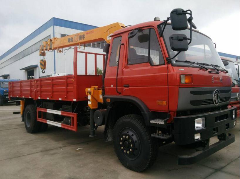 Factory Direct Dongfeng 8ton 4X2 Truck with Crane