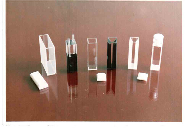 Hot Selling Q614 10mm Path Length Flow Quartz Cell Cuvette with Steel Tube