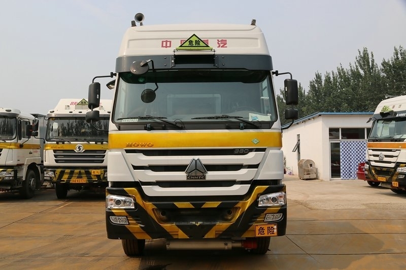 China Sinotruck HOWO 6X4 Heavy Truck Main for Southeast Asia Market