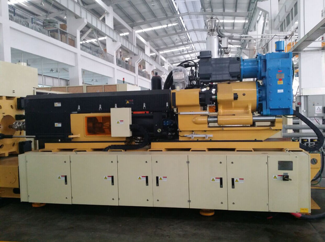 Log-90A8 Horizontal Injection Molding Machine with Variable Pump