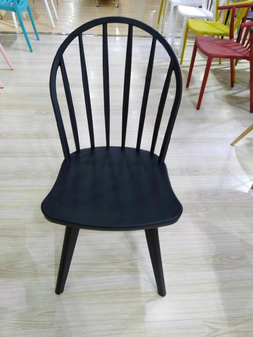 2018 New Design Hot Sale Round Back PP Plastic Chair