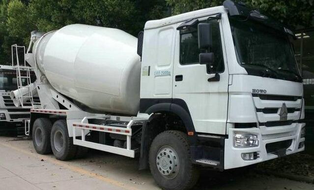 China Truck Mixer for Concrete Transportation with 5m3 Capacity