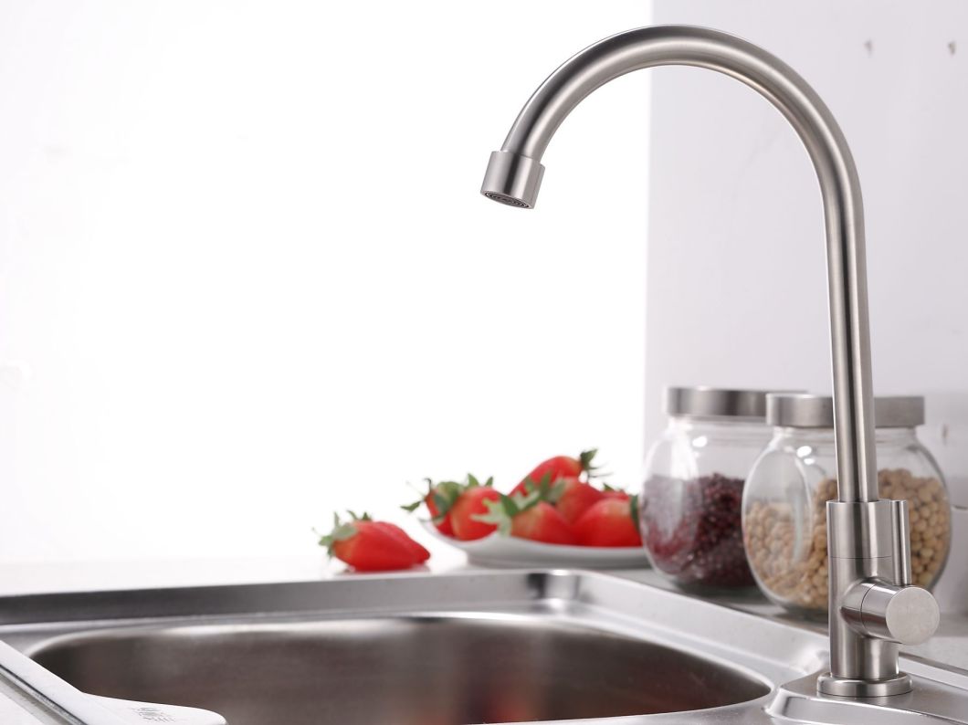 High Quality Single-Lever Chrome Kitchen Faucet
