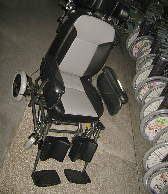 Reclining High Backrest Type Manual Wheelchair (THR-203B)