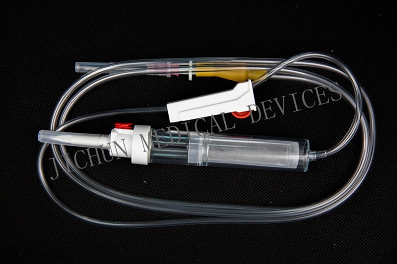Disposable Blood Transfusion Set with Needles