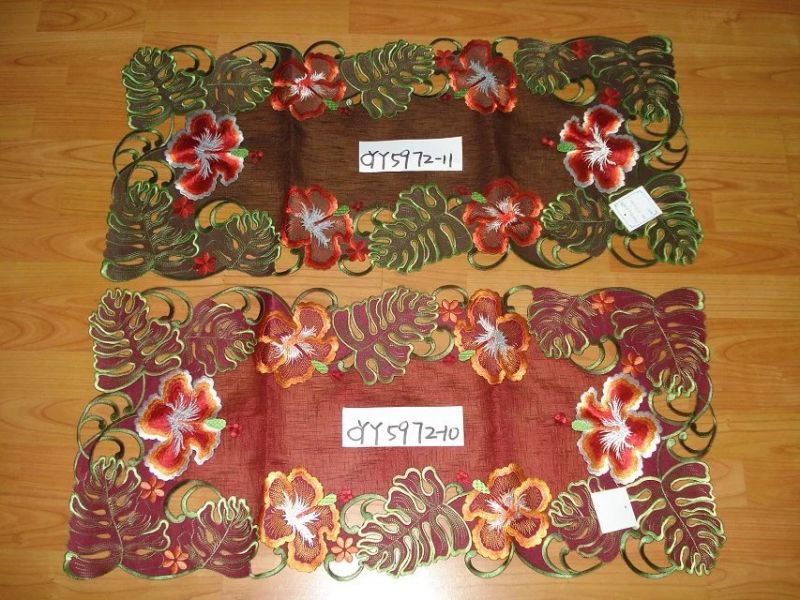 New Design 40*90 Embroidery Table Runner