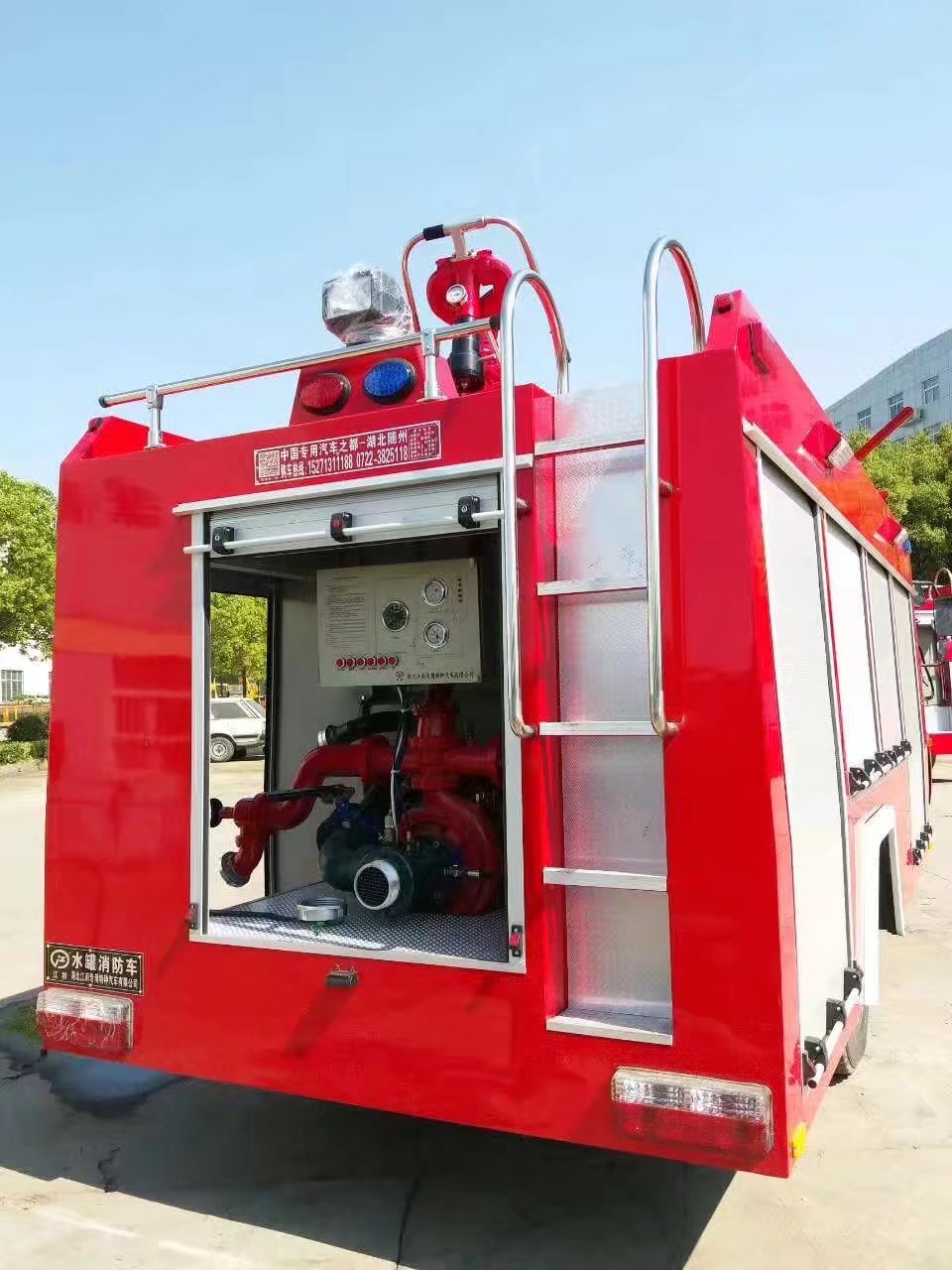 China Professional Supply Water Tank Fire Engine Equipment Foam Fire Truck