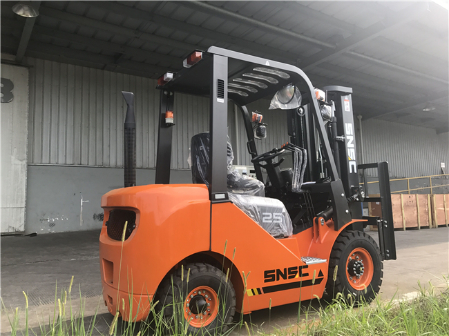China Fork Lifter Price 2.5 Ton Forklift