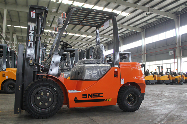 New Fork-Lift 3.5t Diesel Forklift