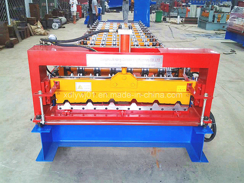 China Color Coated Roofing Sheet Steel Profile Roll Forming Machine