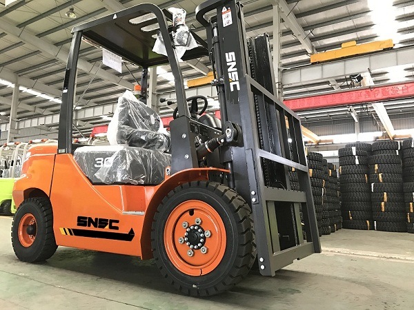 6m Lifting 3 Ton Drum Clamp Forklift with Solid Tyre