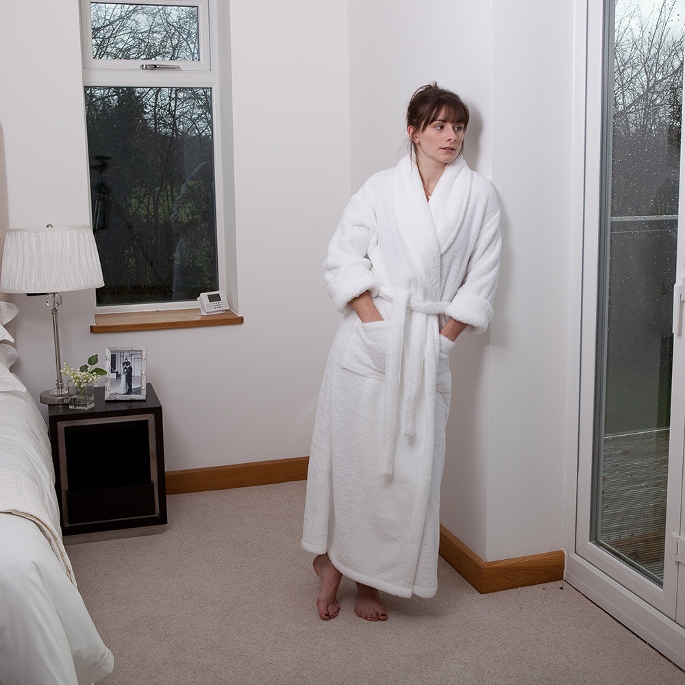 Cotton Terry Embroidery Bath Robe for Star Hotel Bathrobe/Nightwear/Sleeping Robe/Pajamas