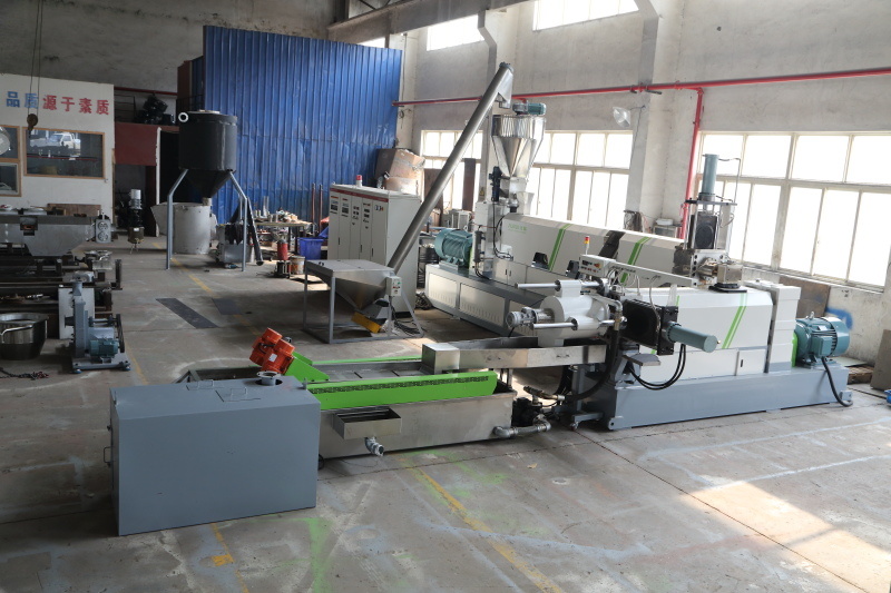 Double Stage Plastic Granulating Machine for HDPE Bottles