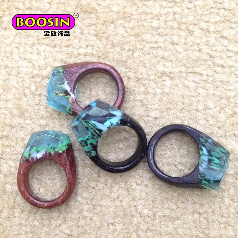 Customized Unique Jewelry Natural Resin Wood Rings with Real Flower