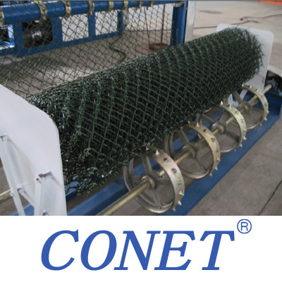 High Quality Galvanized Wire Chain Link Fence Weaving Machine with Over Seas Service