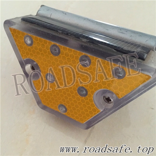 Top Quality Trapezoid Guardrail Solar Declinator Post