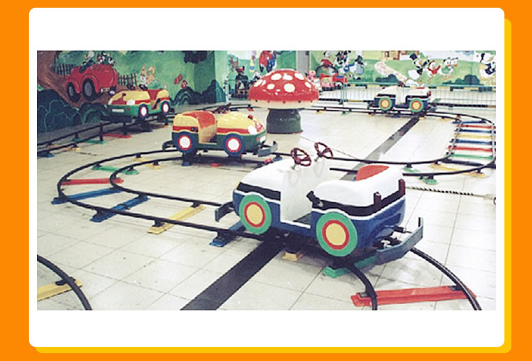 Amusement Park Kids Children Cartoon Car Chasing Train Rides Electric Trackless (KL6001)