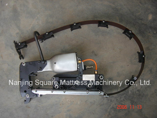 Continuous Feeding Clinching Pneumatic Tool (M66-SD)