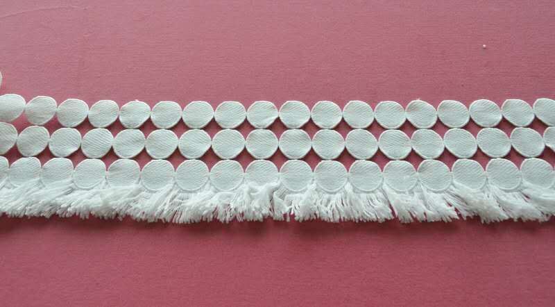 100% Polyester Embroidery Chemical Lace with Tassle Ym-8-1