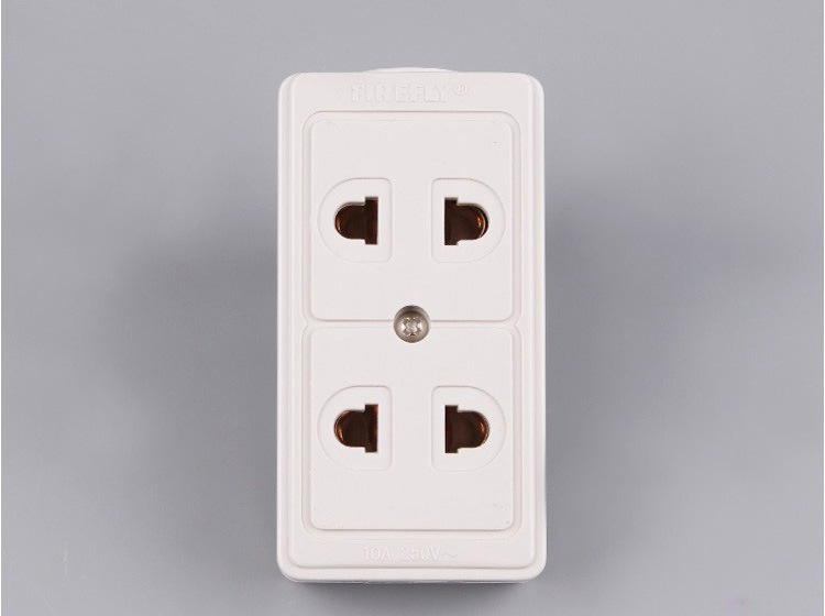 220V Universal Electrical 3 Outlet Retractable Power Strip