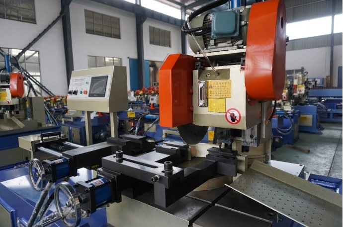 Yj-425CNC Ce Circular Metal Sawing CNC Angle Iron Cutting Machine