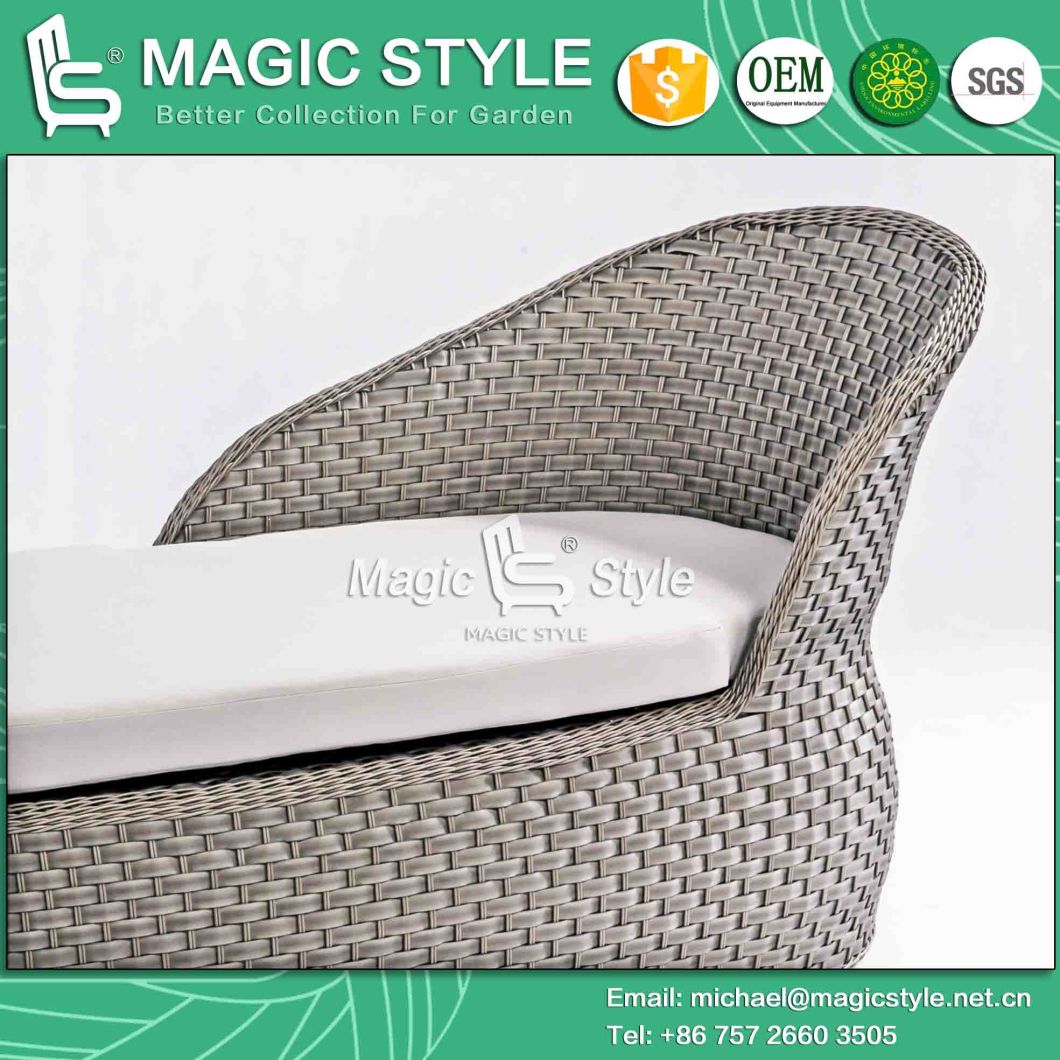 New Design Rattan Lounge with Cushion Rattan Wicker Sunlounger Outdoor Lounge Patio Wicker Lounge Rattan Chaise Lounger
