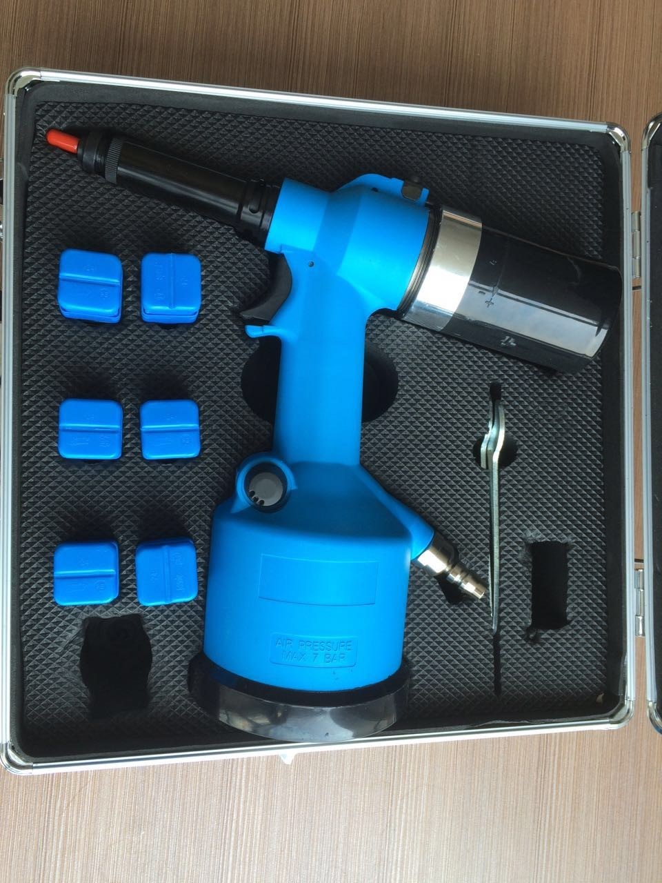 Very Hot Pneumatic Riveting Nut Gun