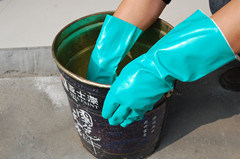 Durable Flock Lined Green Nitrile Solvent Gloves Ce En374-2