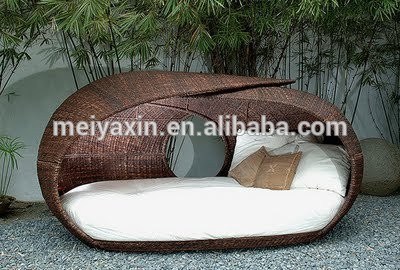 Small MOQ Wicker Garden Furniture Outdoor Daybed Round Rattan Sunbed Lounge