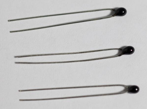 Small Bead Epoxy Coated Ntc Thermistor for Automobile