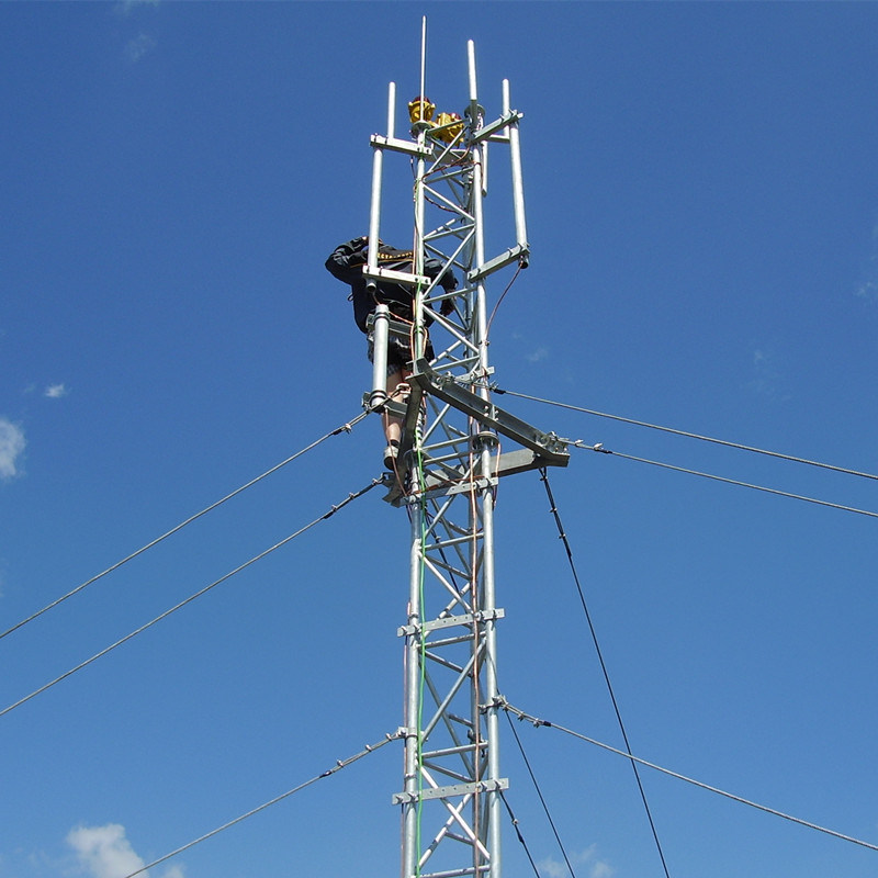 Three Leged Steel Lattice Telecommunication Guyed Tower