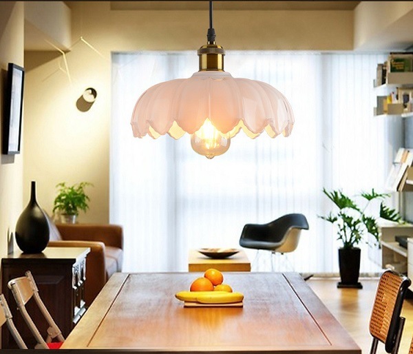 Nordic Style Retro Lotus Creative Glass Pendant Lamp with 1 Lamp