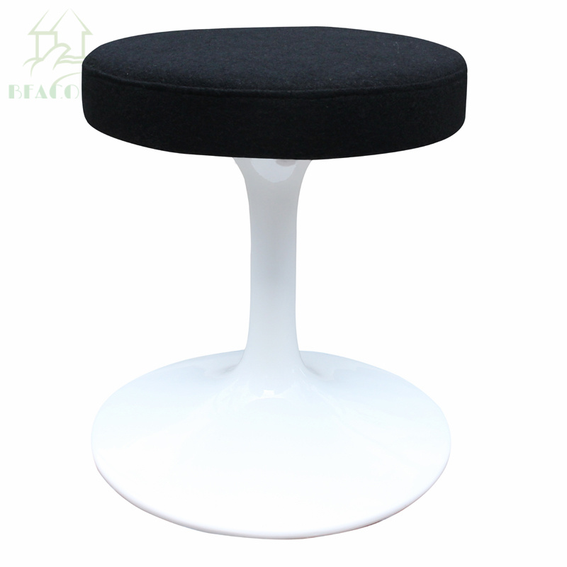 Modern Classic Saarinen Tulip Stool with Swiveling Function