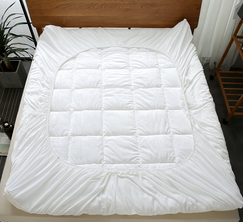 China 100% Cotton White Quilted Hotel Soft Quality Goose Duck Feather Down Massage Mattress Topper